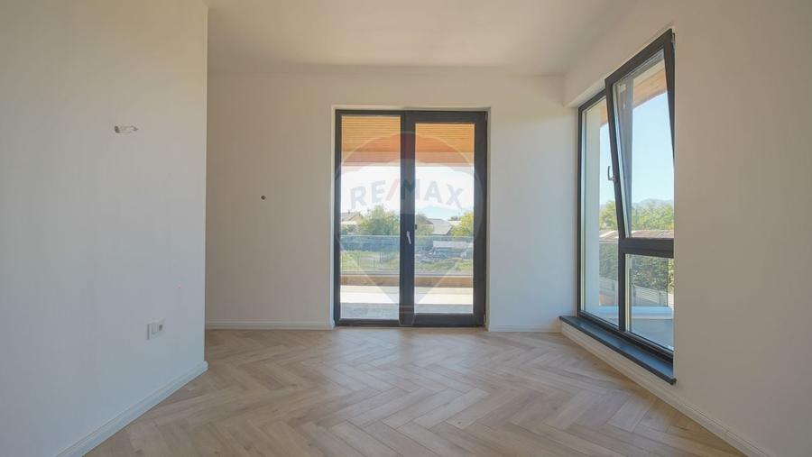 Casa / Vila cu 5 camere de vanzare - 23