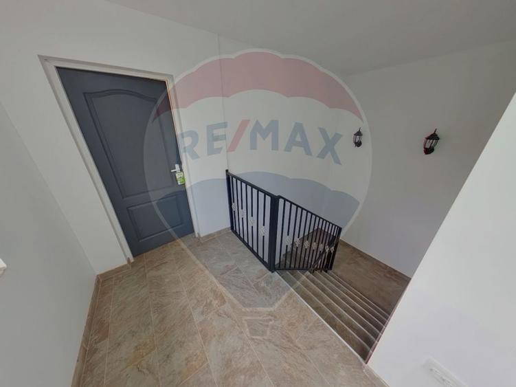 Casa / Vila cu 3 camere de vanzare in zona Central - 8