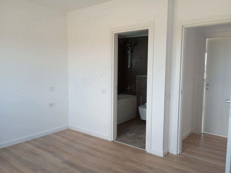 Ansamblu de case sat Dumbraveni, comuna Balotesti, str. Lahovari 90G - 1
