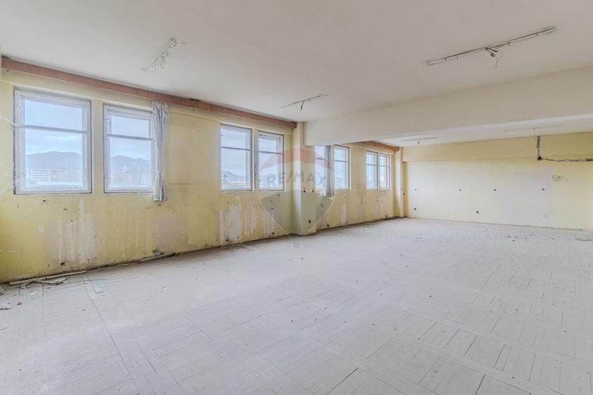Spatiu industrial de 2060mp cu teren de 3358mp de vanzare Str Turnului - 44