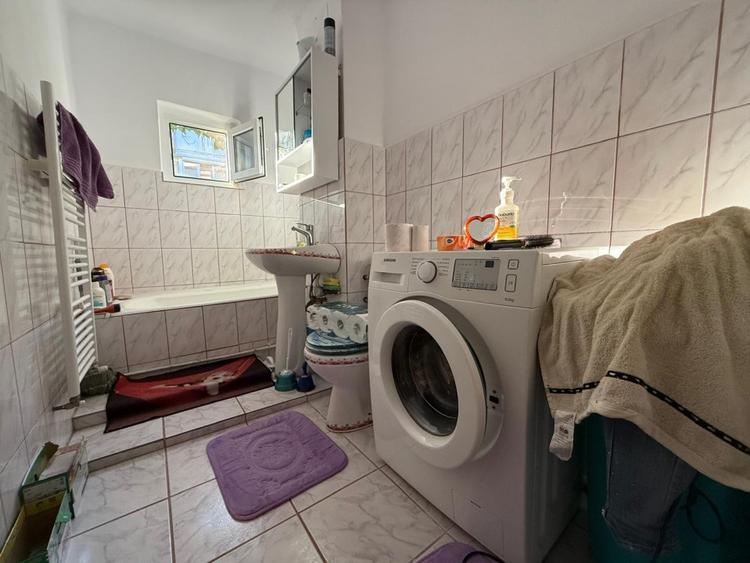 Apartament spatios, 3 camere, 2 bai, 2 balcoane, mobilat, etaj 1 - Zona Soarelui - 6