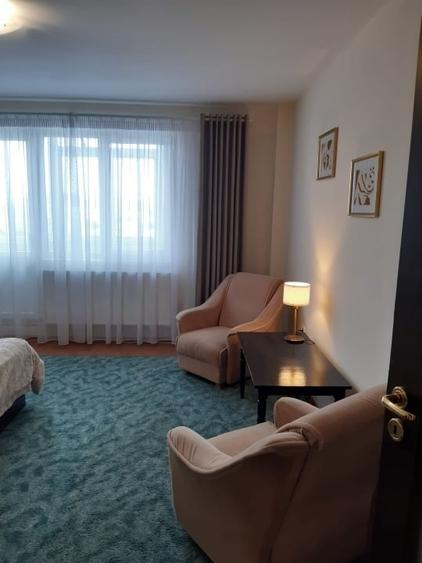 Închiriez apartament spatios renovat 3 camere, 150 mp, terasa de vara imensa - 4