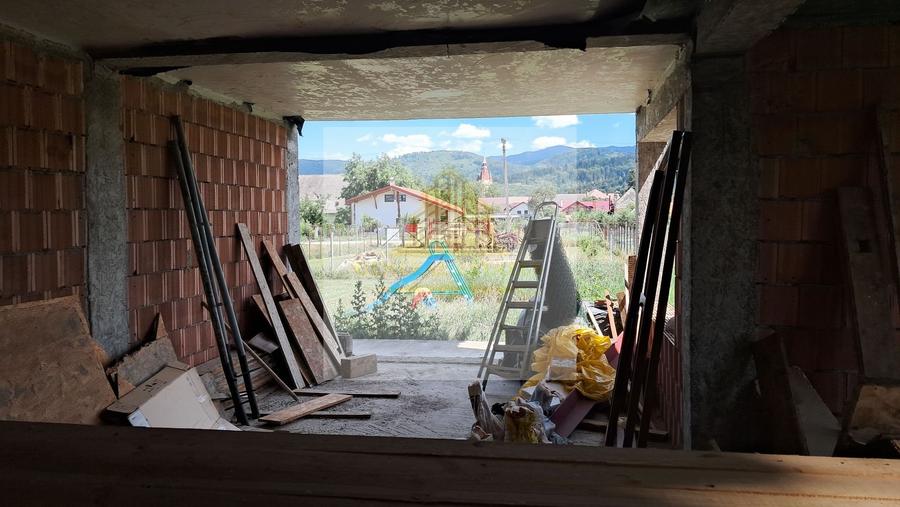 Casa moderna la rosu in Cristian - 15