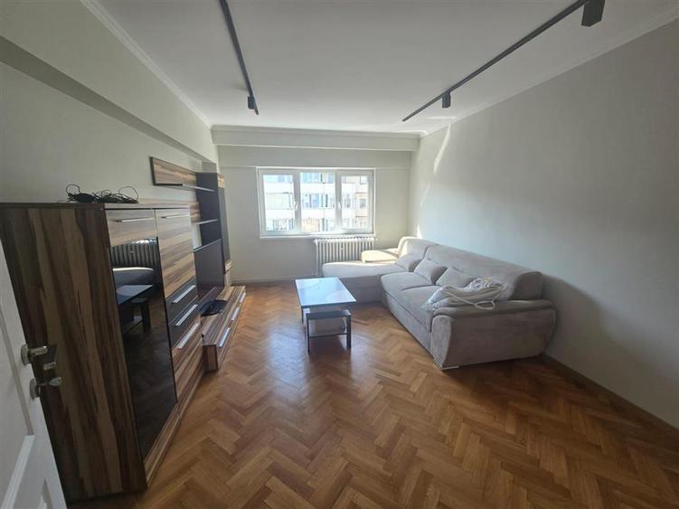 Apartament cu 3 camere de inchiriat in Fagaras zona centrala - 2
