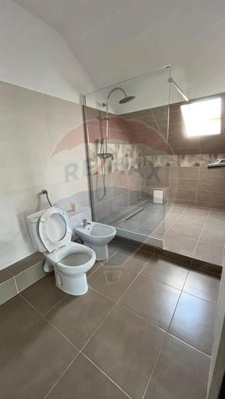 Vila de vanzare langa lac - Medias - 11