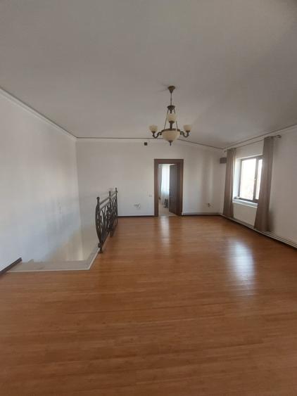 Tomis II, imobil 7camere, ideal sediu firmă / activități de birouri - 9