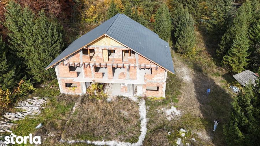 Pensiune 16 camere, teren 7000mp, Valea Avrigului - 8