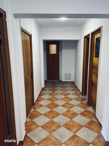inchiriez apartament 3 camere - 7