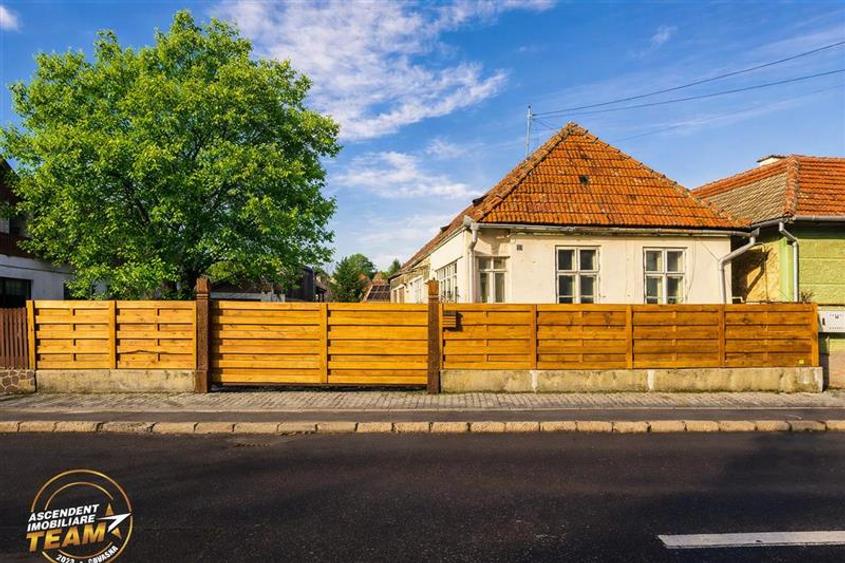 Casa din lemn, teren 384 mp: oportunitate de renovare, Simeria, Covasna - 1