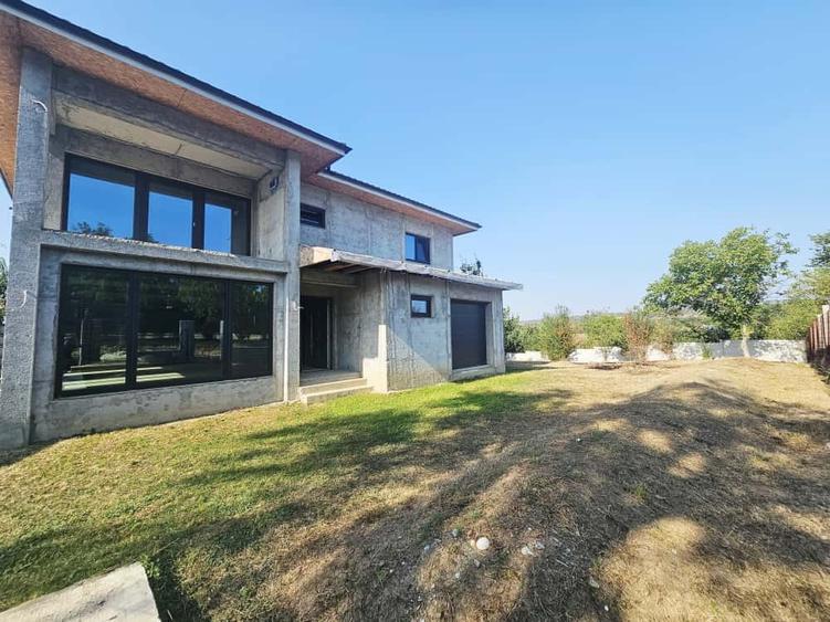 Vilă luminoasă, 4 camere, cu teren generos – Com. Plopu - 2