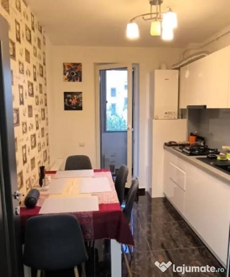 Apartament cu 3 camere decomandat în Florești