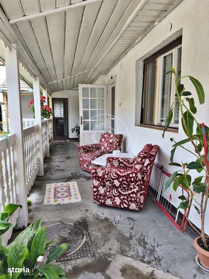 Casă cu 7 camere cu Teren 552 Mp în Sânmartin