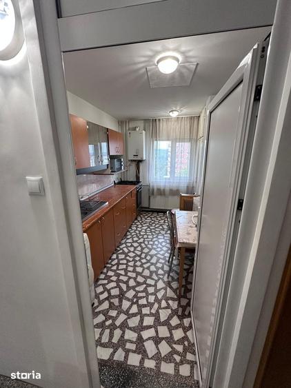Apartament cu 3 camere decomandat în Zorilor