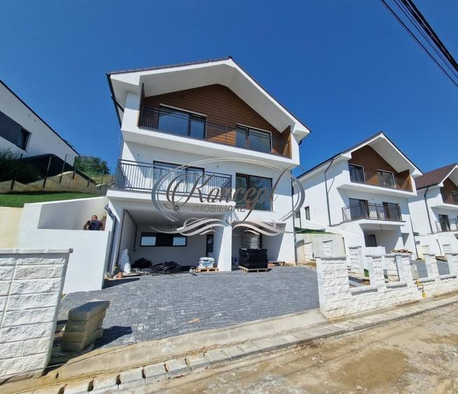 Casă individuală cu 4 camere cu Garaj în Feleacu