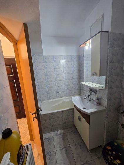 Garsonieră decomandată în Brazda lui Novac