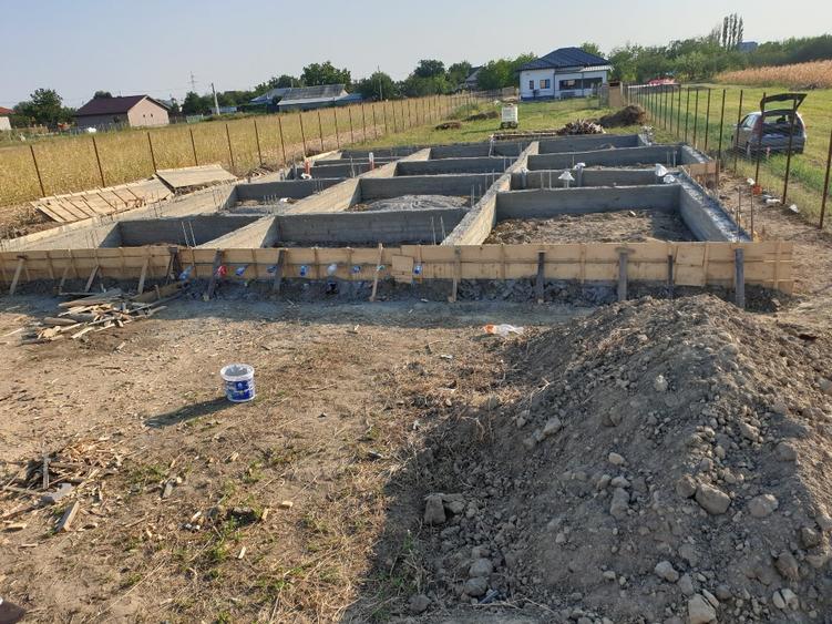 Teren Construcții intravilan de 1180 mp, în Potoceni