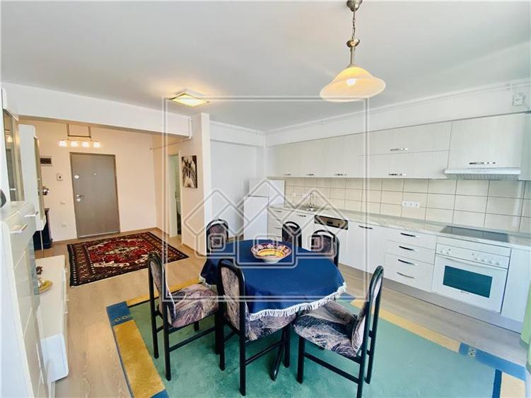 Apartament cu 3 camere nedecomandat în Turnișor