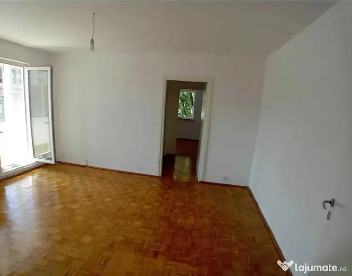 Apartament cu 2 camere decomandat în Astra