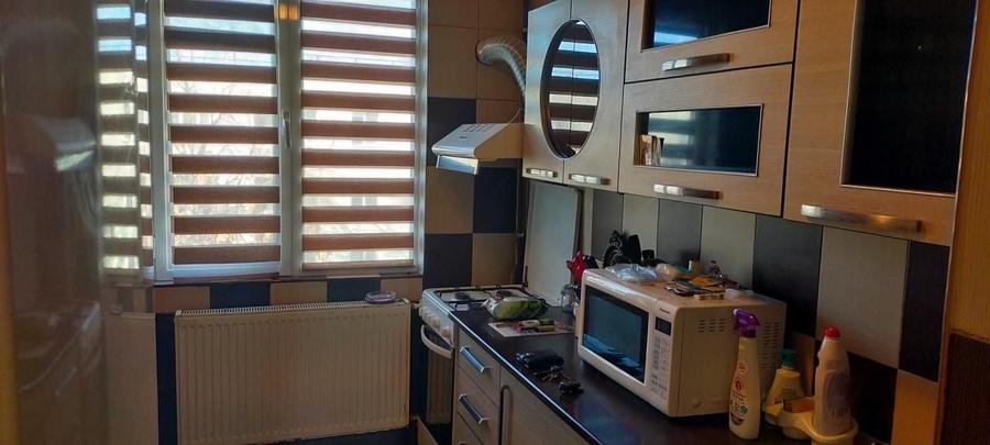 Apartament cu 4 camere decomandat în Berceni