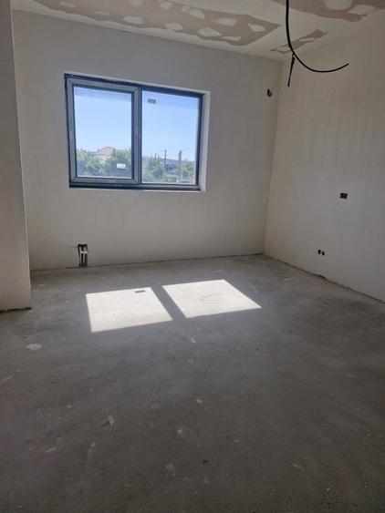 Duplex cu 5 camere cu Teren 250 Mp în Tunari