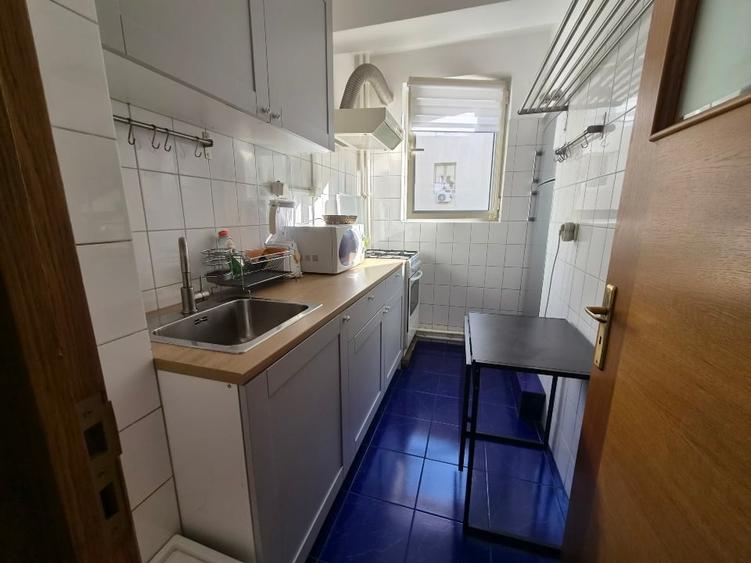 Apartament cu 2 camere semidecomandat, mobilat în Barbu Văcărescu