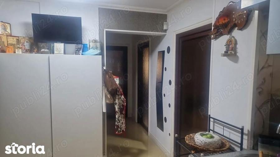 Apartament cu 3 camere decomandat, mobilat în Titan