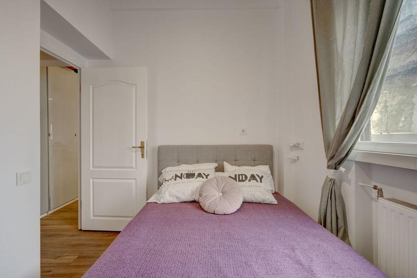 Apartament cu 2 camere semidecomandat, mobilat în Parcul Carol