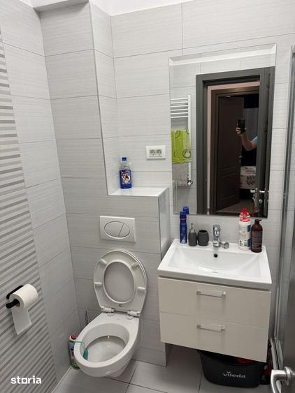 Apartament cu 3 camere în Podu Roș