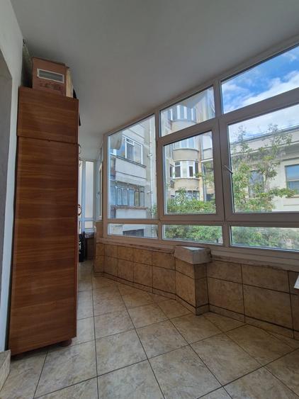 Apartament cu 4 camere decomandat în Central