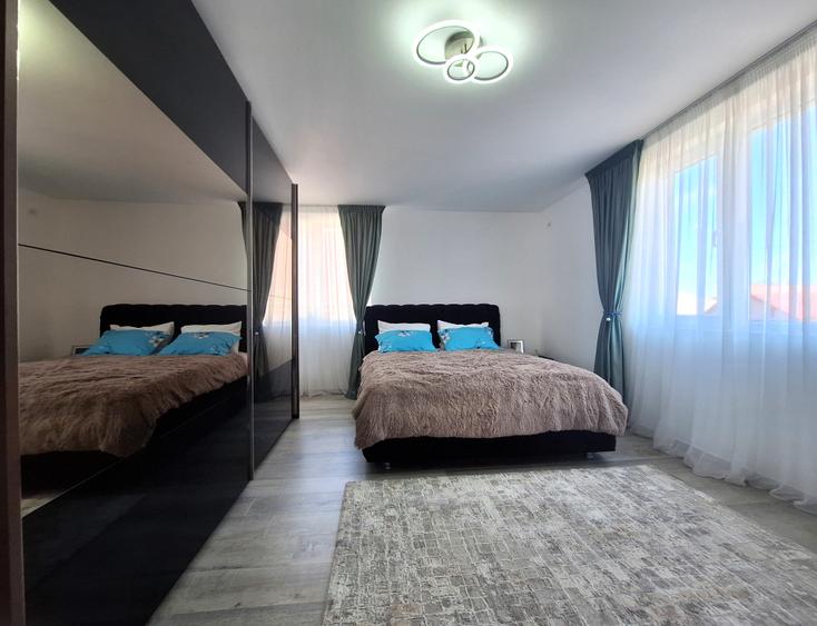 Casă cu 5 camere cu Canalizare în Central