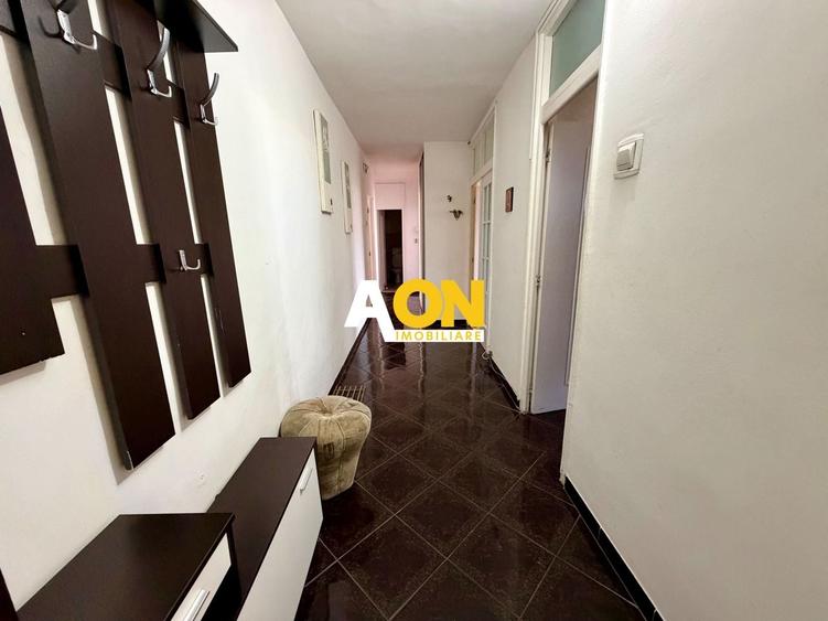 Apartament cu 4 camere decomandat, mobilat în Central