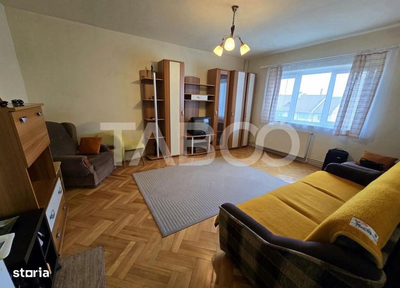 Apartament cu 3 camere decomandat în Terezian