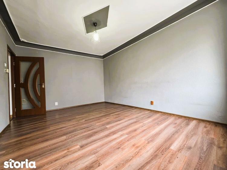 Apartament cu 2 camere decomandat în Podul de Fier