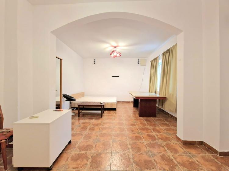 Inchiriez Camera in Vila zona Capitol - 4