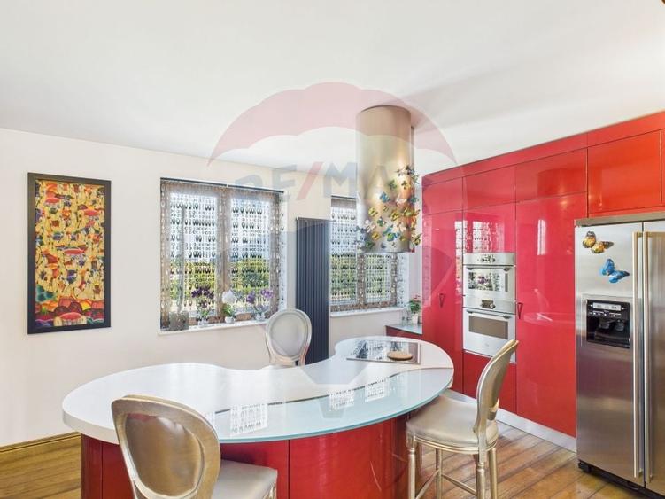 PENTHOUSE CU TERASA PANORAMICA SI PISCINA ACOPERITA - 9