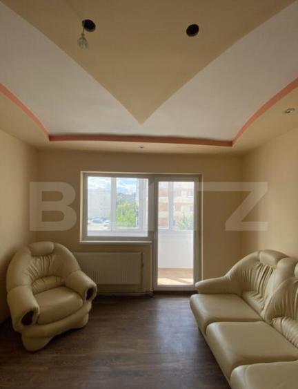 Apartament de 3 camere, 2 bai si balcon inchis, etaj interme - 2