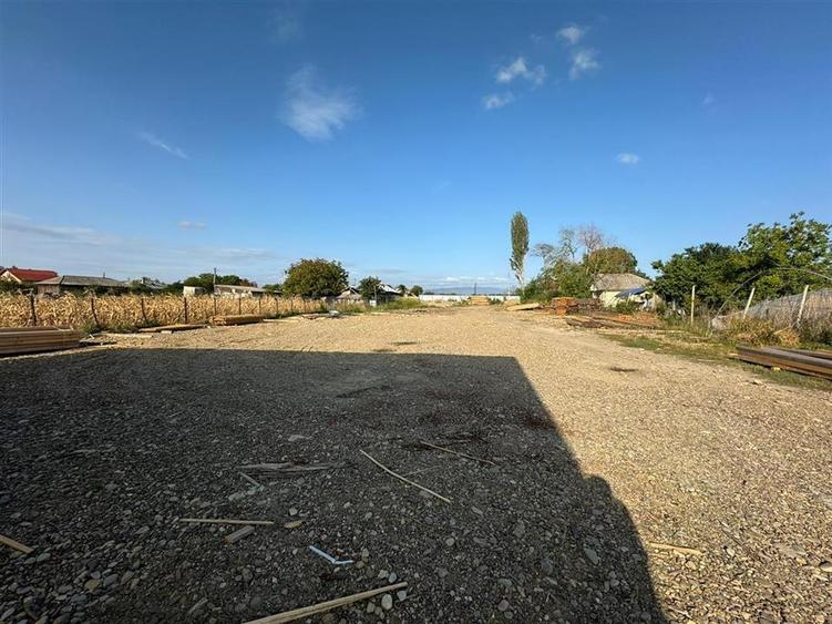 Hala industriala 275mp si teren 3185mp de vanzare in Garoafa - 6