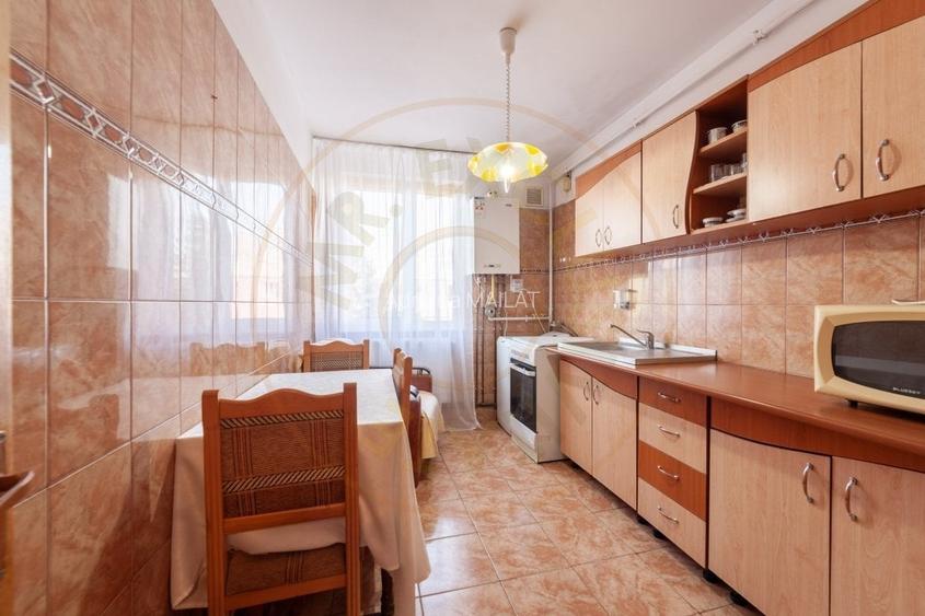 Apartament 2 camere, decomandat, zona centrala, izolat termic, centrala Apartament 2 camere, decomandat, zona centrala, izolat termic, centrala