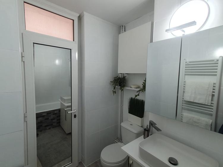 Vand apartament 3 camere zona Micalaca renovat modern -gata de mutat! - 9