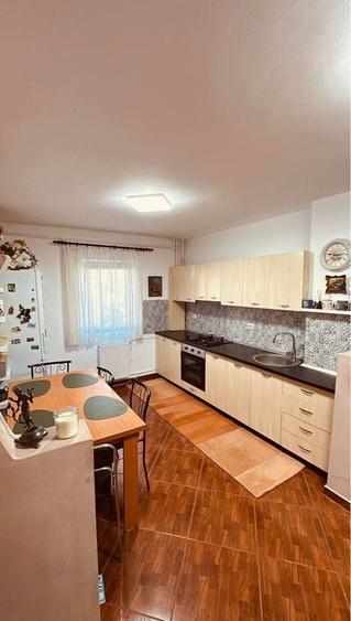 Apartament cu 2 camere semidecomandat, mobilat în Simion Bărnuțiu