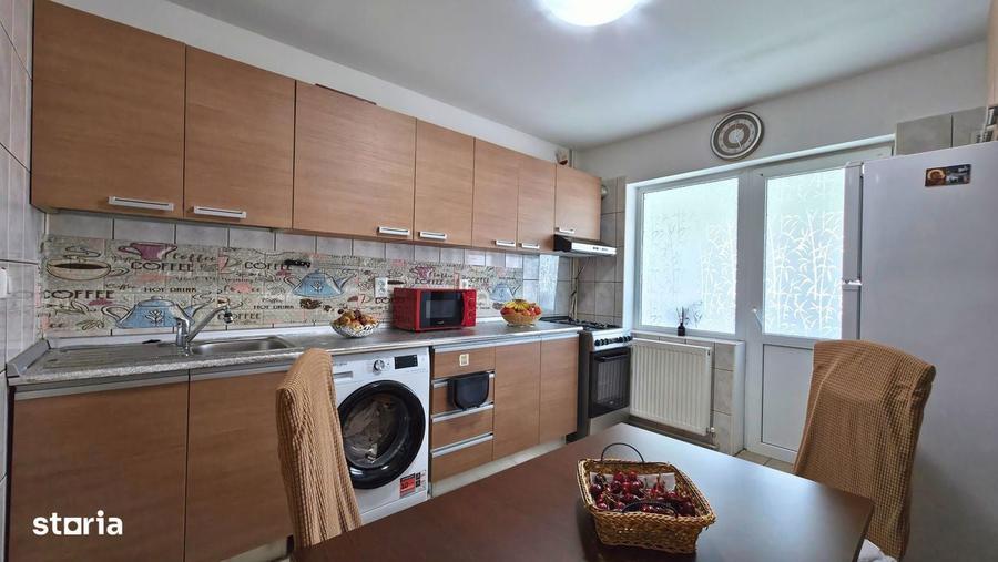 Apartament 3 Camere de Vanzare Sector 4 Centrala Proprie - 8