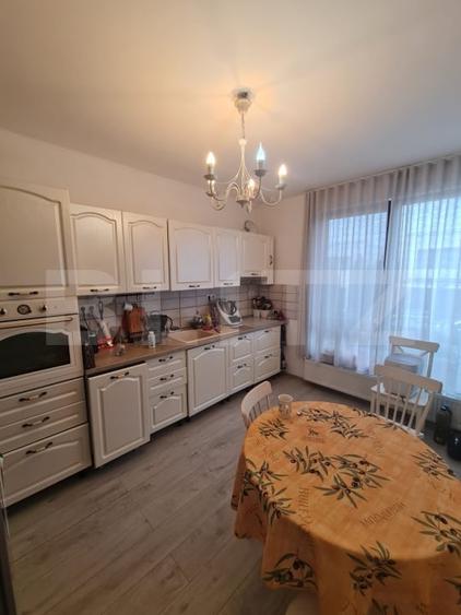 Casa cu 4 camere, instalatie fotovoltaica, acces restrictionat, zona Vivo - 8