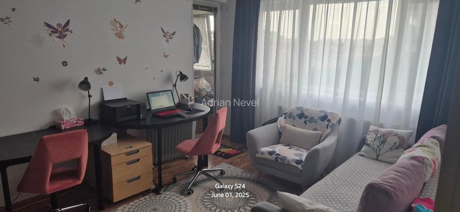 Apartament cu 3 camere semidecomandat în Bucureștii Noi Apartament cu 3 camere semidecomandat în Bucureștii Noi