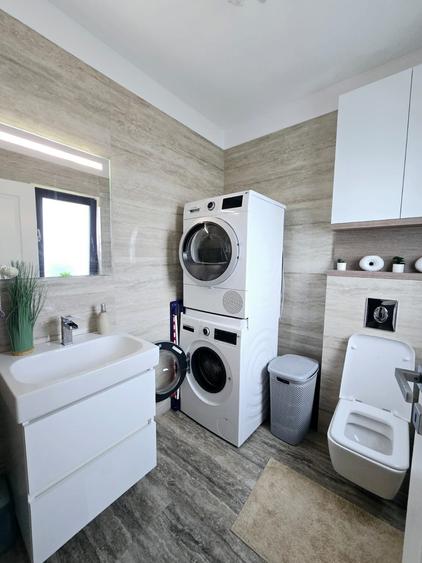 Gata de mutare - mobilata si utilata - str asfaltata - iaz cu pesti - 4 camere - 6