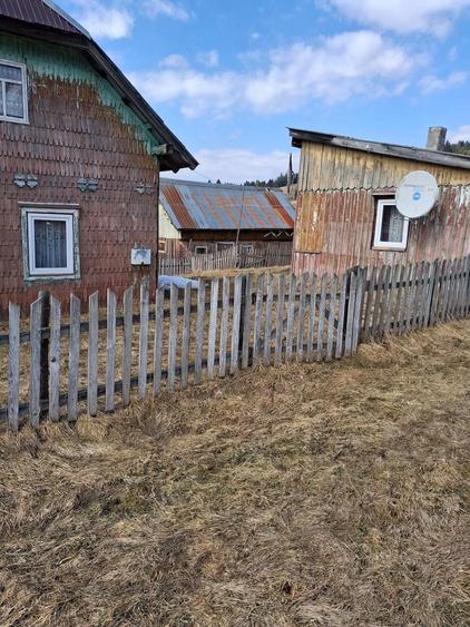 Casa lemn masiv acoperita recent + 5 anexe + teren peste 15000 mp la 46000 Euro negociabil - 6