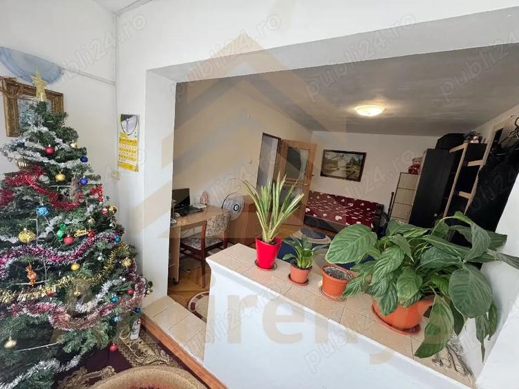 De vanzare Apartament 2 camere decomandat - 1