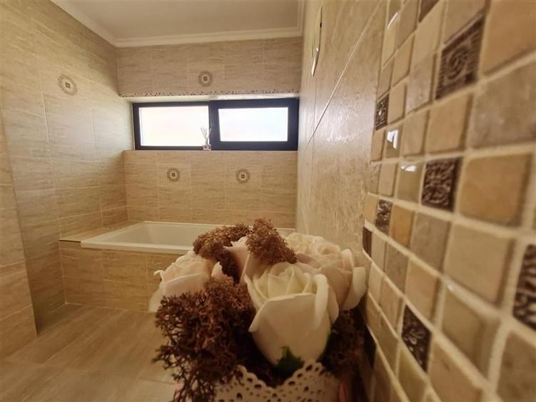 In stil mediteranean, curte proprie, 4 camere, terasa, pod mansardabil, Harman, - 6