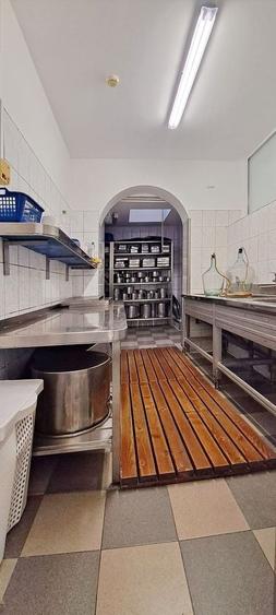 Restaurantul Intim Rasnov o locatie superba. VANZARE sau INCHIRIERE. - 29