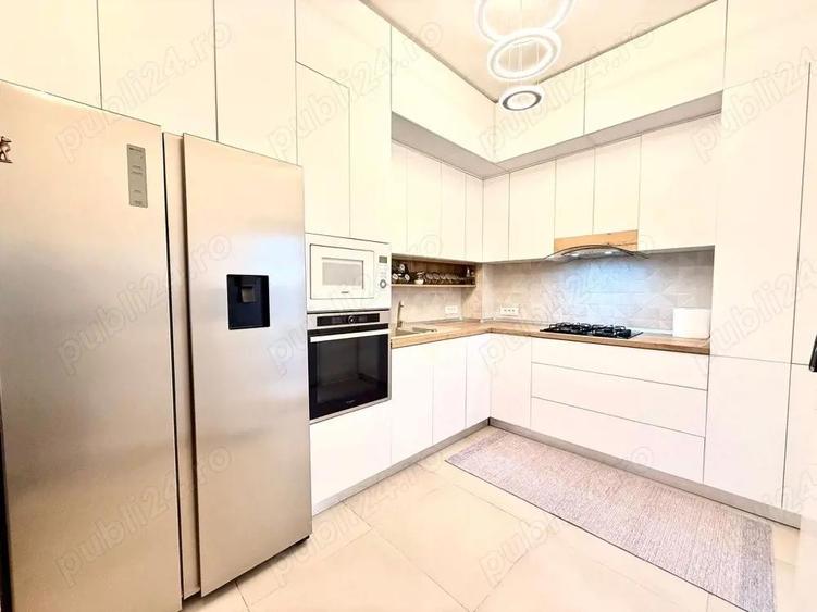 Vila 205 mp, 5 camere cu 5 bai proprii , curte . Eforie Nord - 9