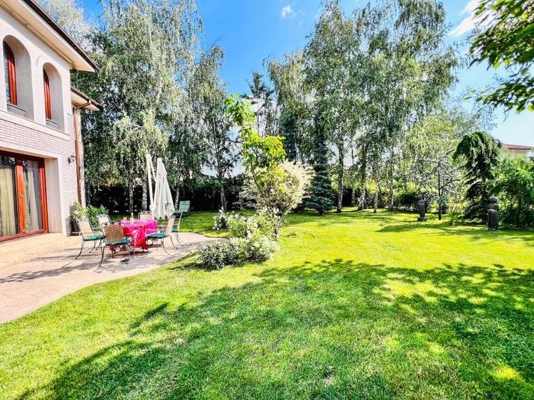 Особая вилла с садом площадью 1000 кв.м в жилом районе Куртя Домняска - 2